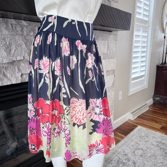 St. John Collection Navy & Pink Floral Silk A-Line Skirt | Size 10 - Picture 5 of 11